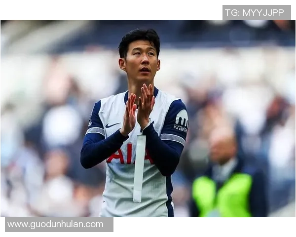 2007年足球明星风采回顾：谁是那一年最耀眼的球场英雄