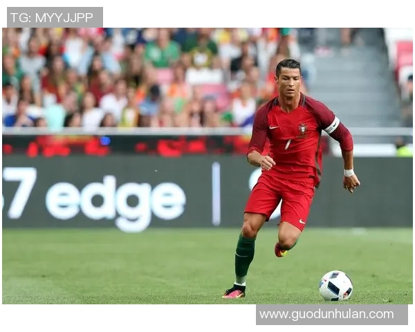 从现在出发追寻足球球星的人生轨迹与荣耀瞬间 从现在出发追寻足球球星的人生轨迹与荣耀瞬间