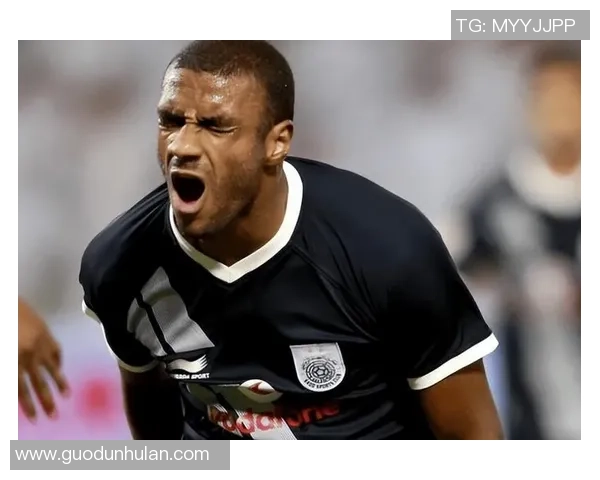 日本足球传奇球星宣布退役，谢幕赛季引发球迷深情回忆与敬意