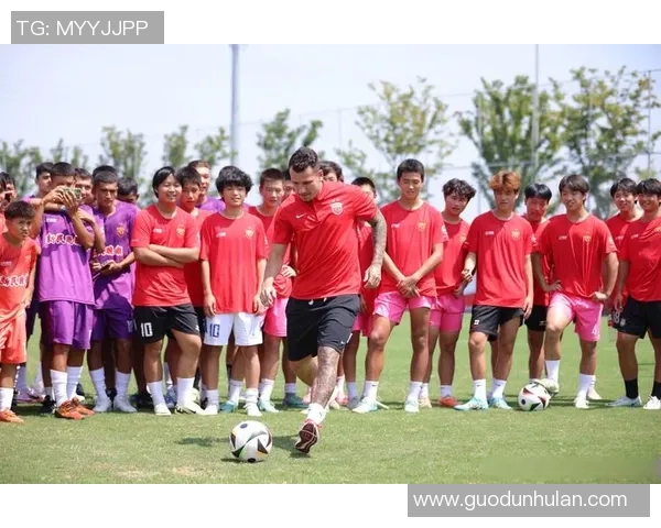 盘点那些球场上以偏胖身材著称却依旧闪耀的知名足球球星